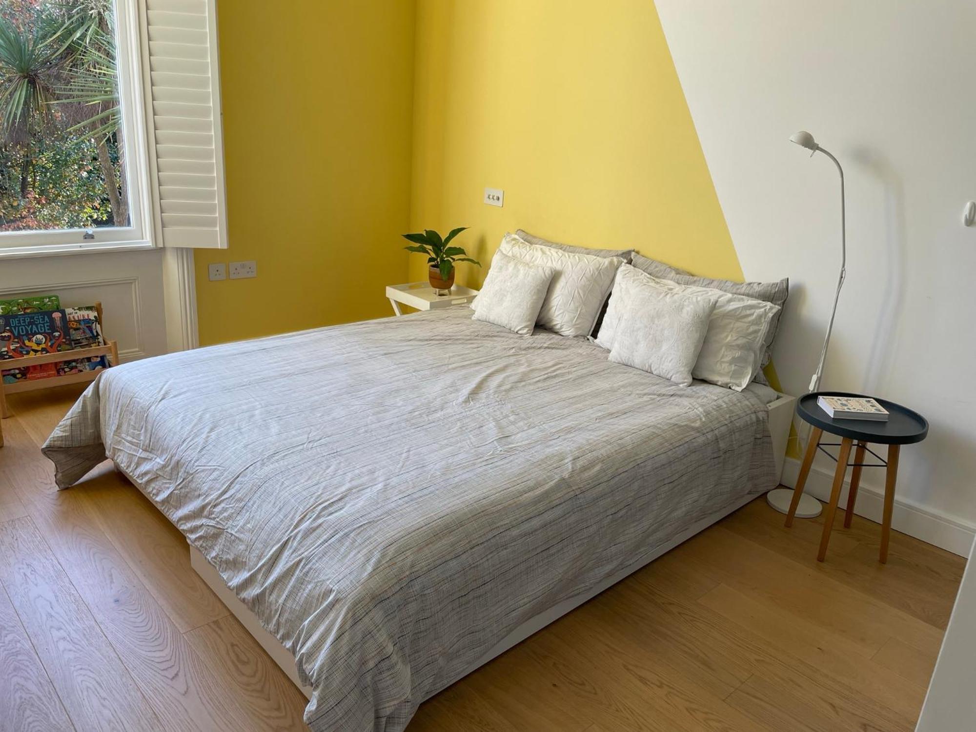Spacious With Terrace Londra